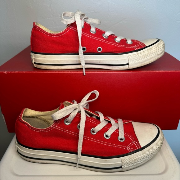 Chuck Taylor All Star Red Converse SZ 6 - Picture 5 of 6
